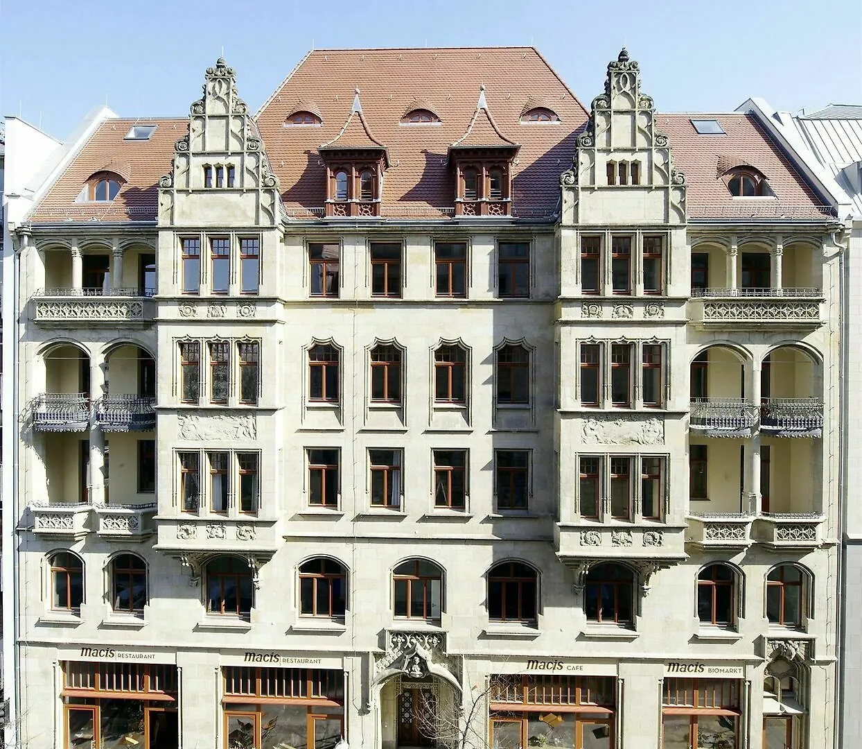 Apartmenthotel Quartier M contacts